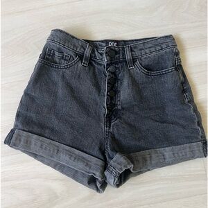 🖤 BDG black jean shorts 🖤